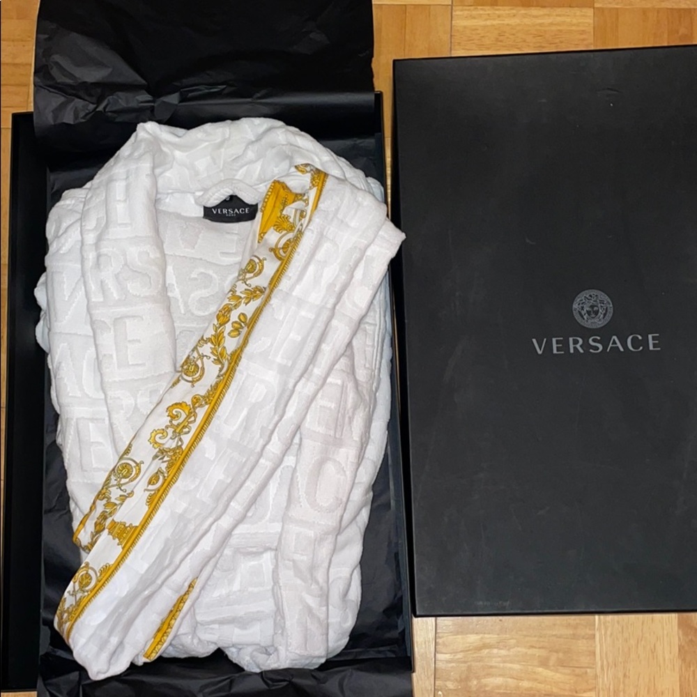 Versace robe (Small)